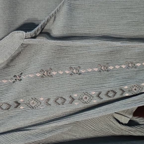 $5☃️Faded Glory Green Embroidered Tie Neck w/Tassels Elastic Sleeve Hems Xl - Picture 4 of 7